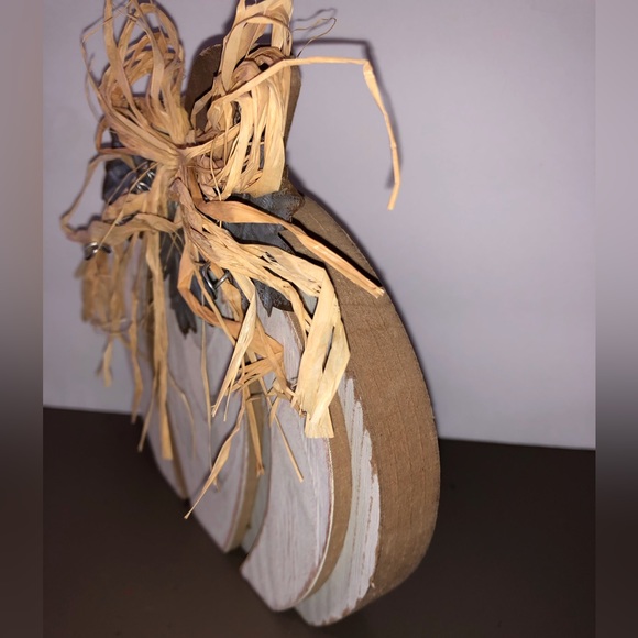 Pumpkin (wood) - Picture 2 of 2